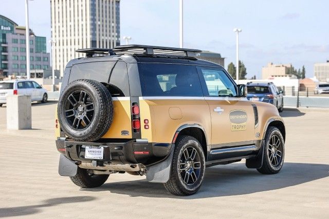 2023 Land Rover Defender 90 X-Dynamic SE photo 4