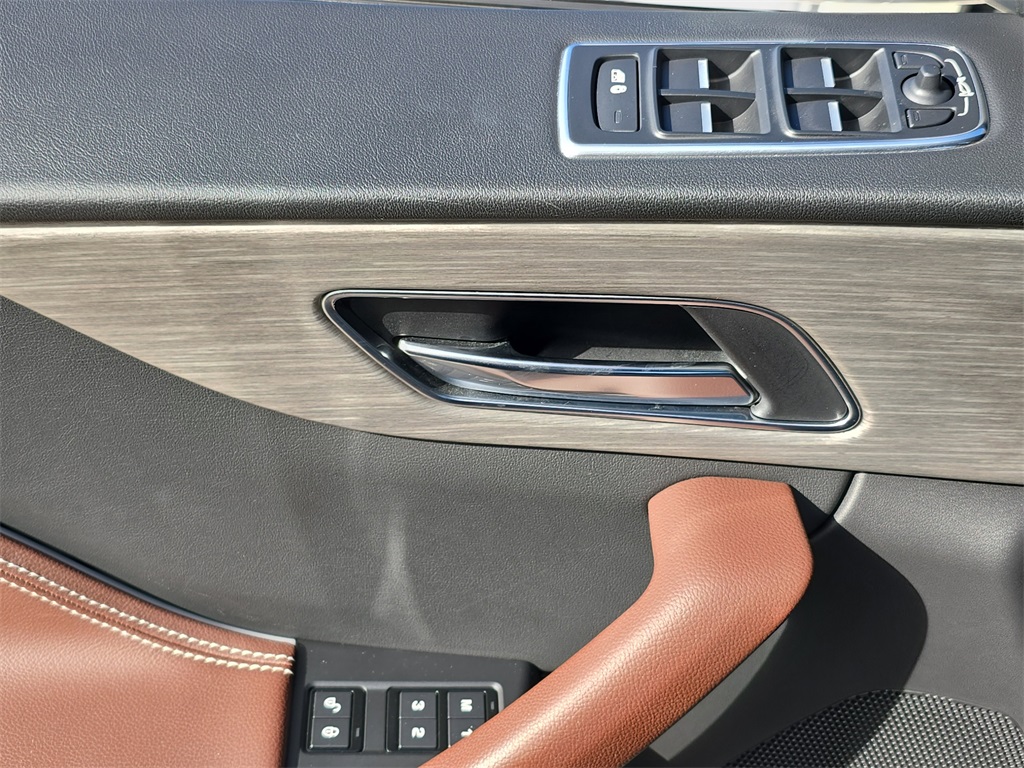 2018 Jaguar F-PACE S photo 29