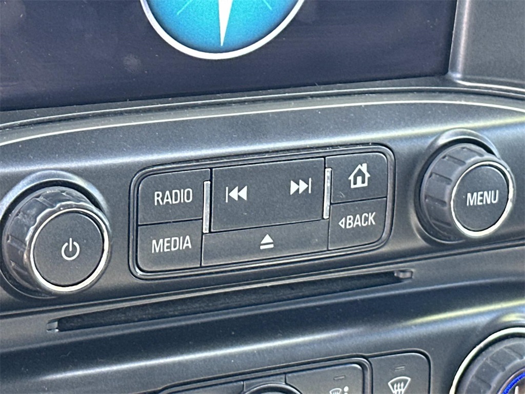 2017 Chevrolet Silverado 1500 LT photo 17