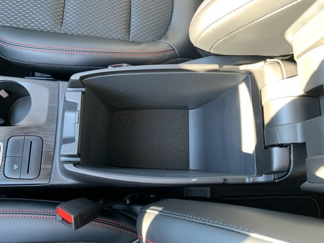 2025 Ford Escape ST-Line photo 22