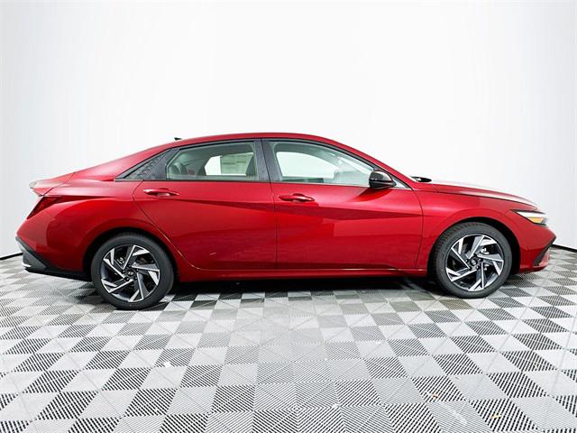 2025 Hyundai Elantra SEL Sport photo 7