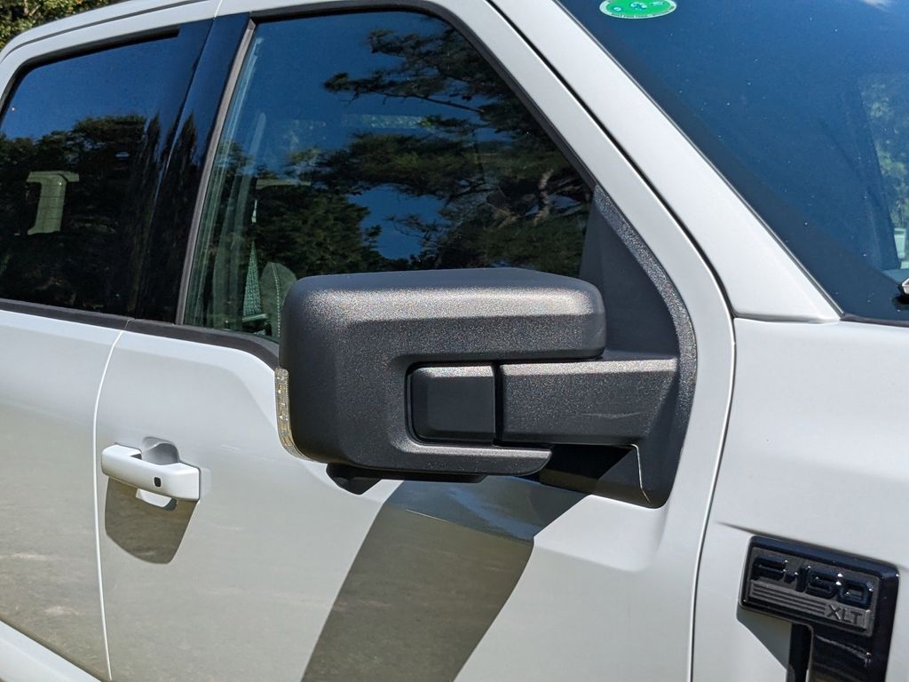 2025 Ford F-150 XLT photo 12