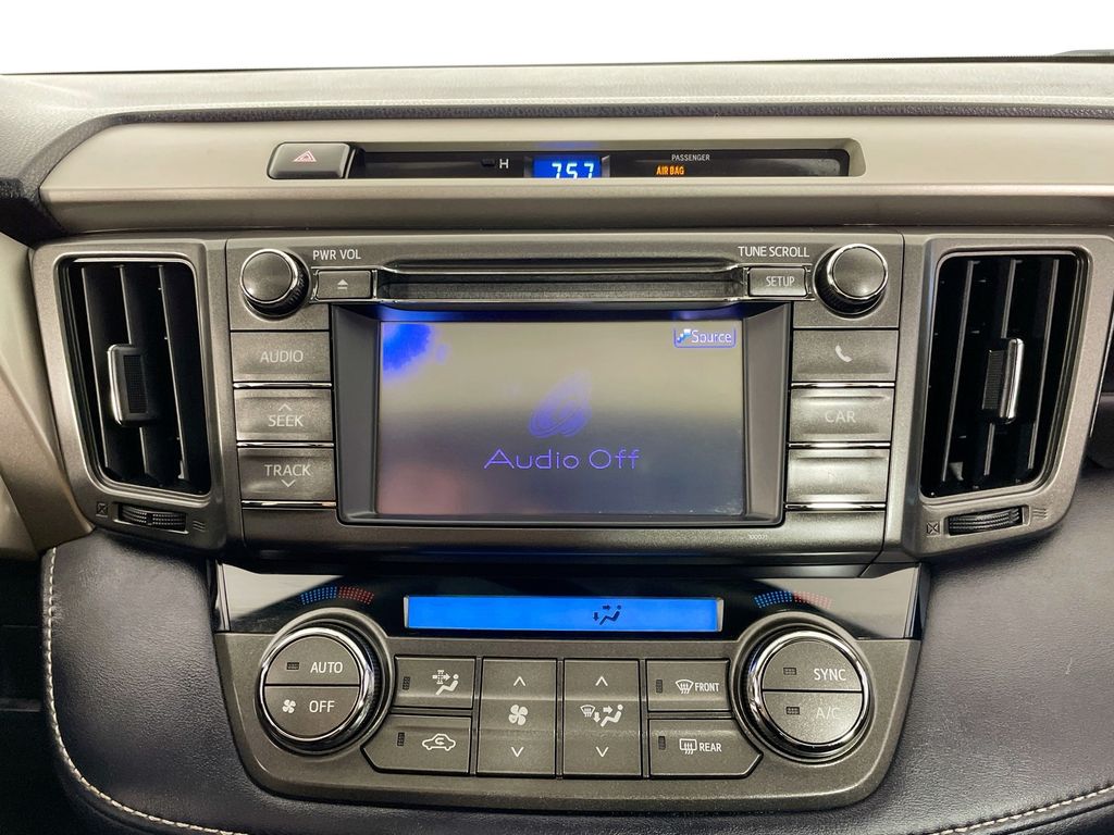 2013 Toyota RAV4 XLE photo 11
