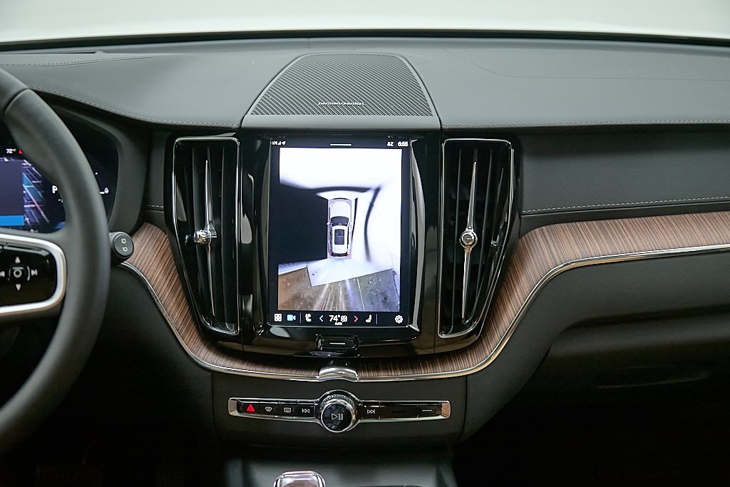 2025 VOLVO XC60 - Image 31