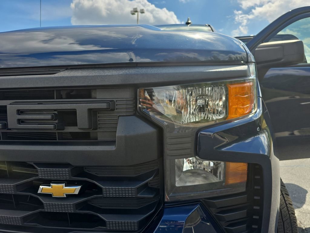 2023 Chevrolet Silverado 1500 Custom photo 27