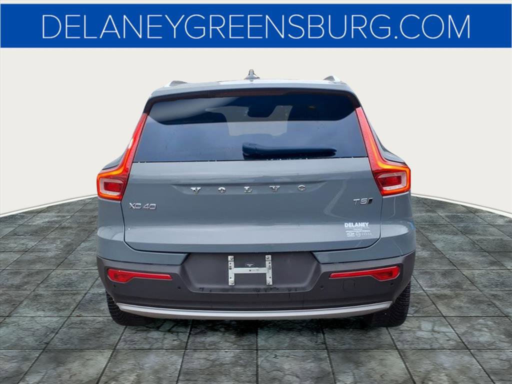2020 Volvo XC40 T5 Momentum photo 4