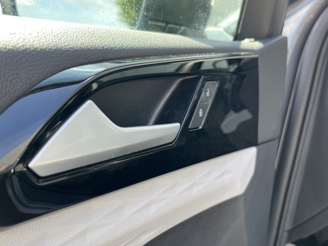 2023 Volkswagen Taos S photo 25