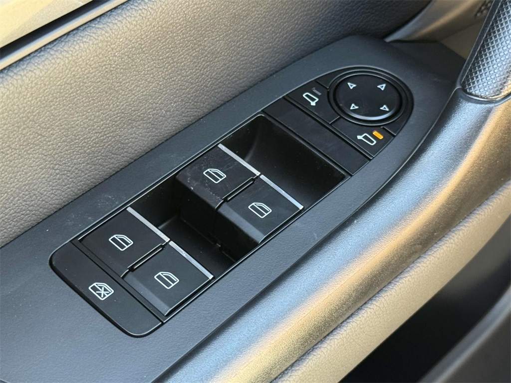 2025 Mazda CX-50 2.5 Select photo 23