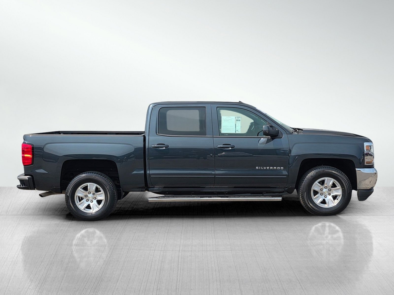 2017 Chevrolet Silverado 1500 LT photo 5