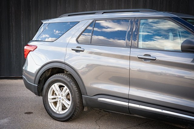 2023 Ford Explorer XLT photo 3