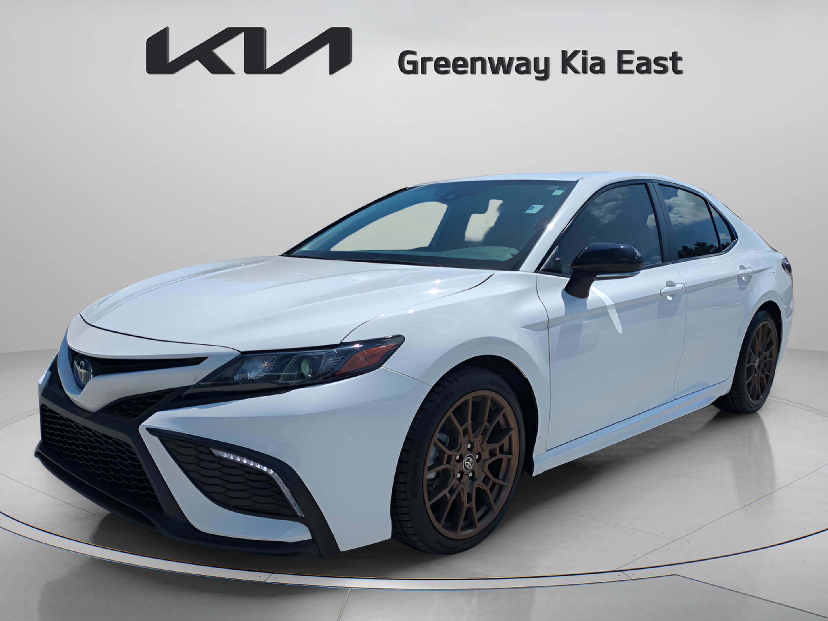 2023 Toyota Camry SE photo 3