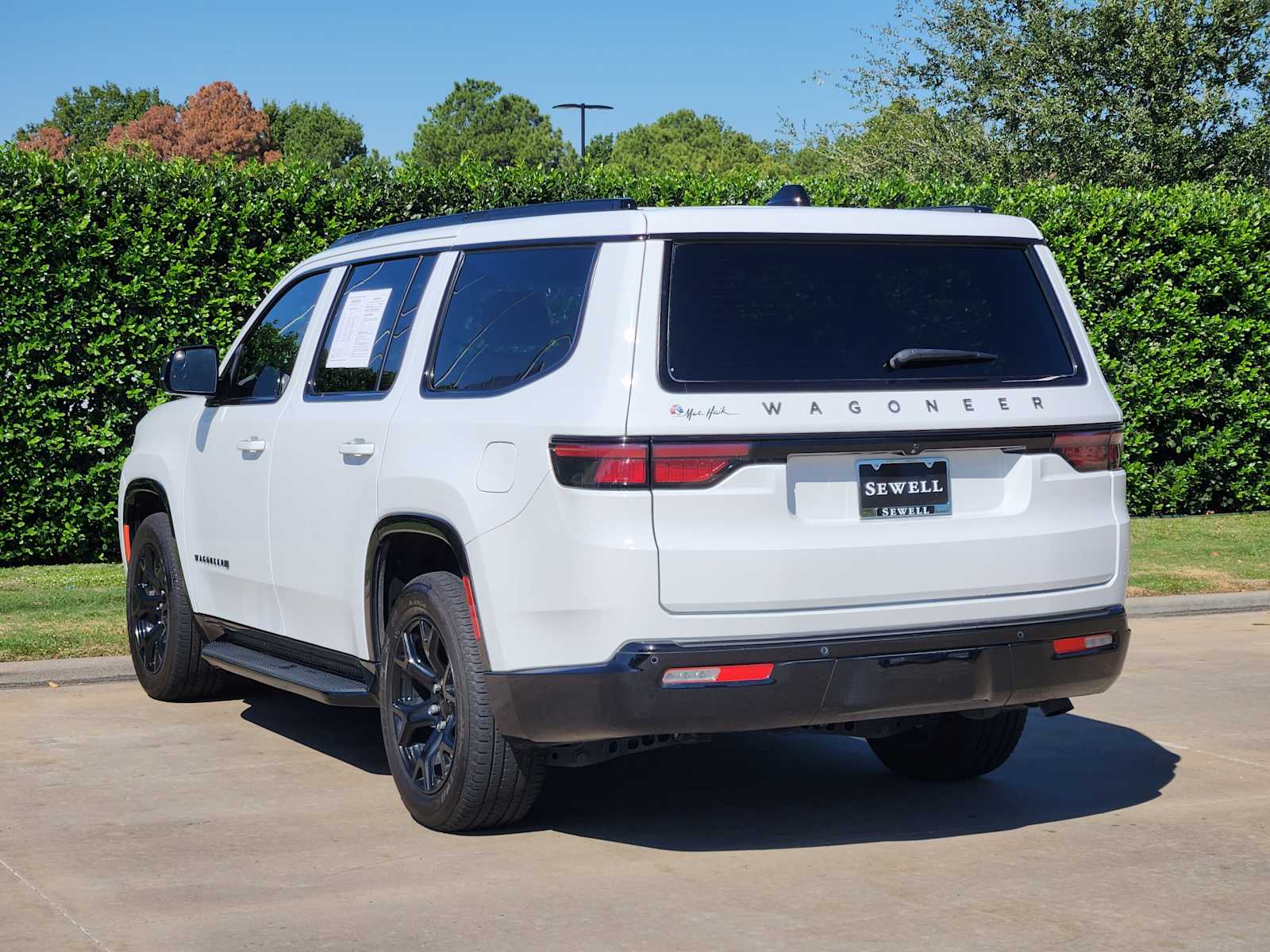 2024 Jeep Wagoneer Series II Carbide photo 4