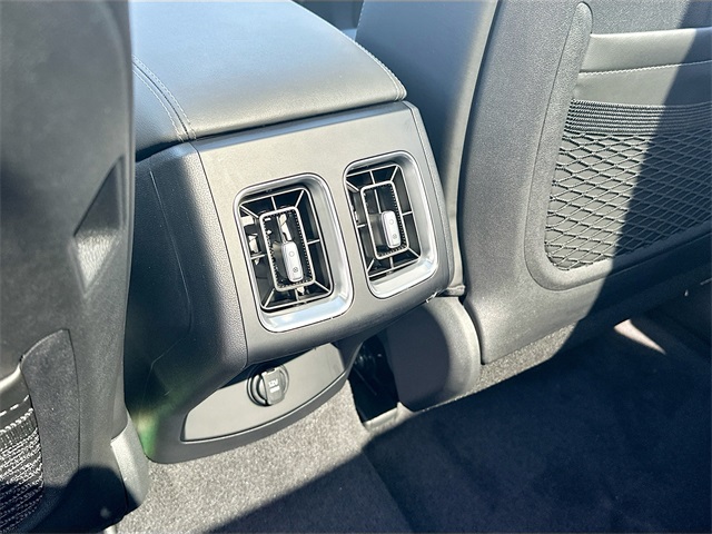 2025 Kia Sorento S photo 23