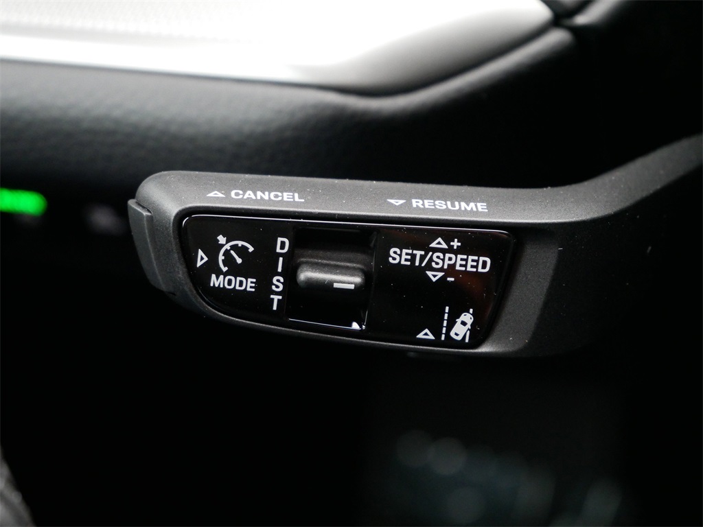 2025 Porsche Cayenne Base photo 23