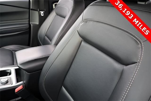 2023 Ford Explorer XLT photo 3