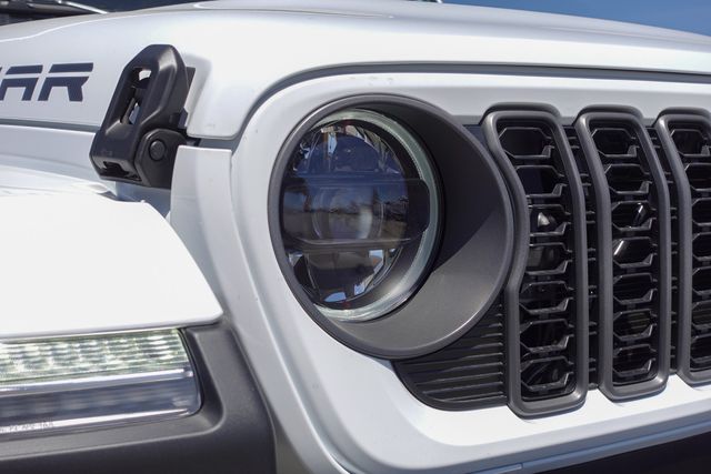 2025 Jeep Gladiator Sport photo 3