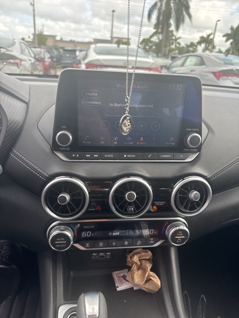 2021 Nissan Sentra SV photo 5