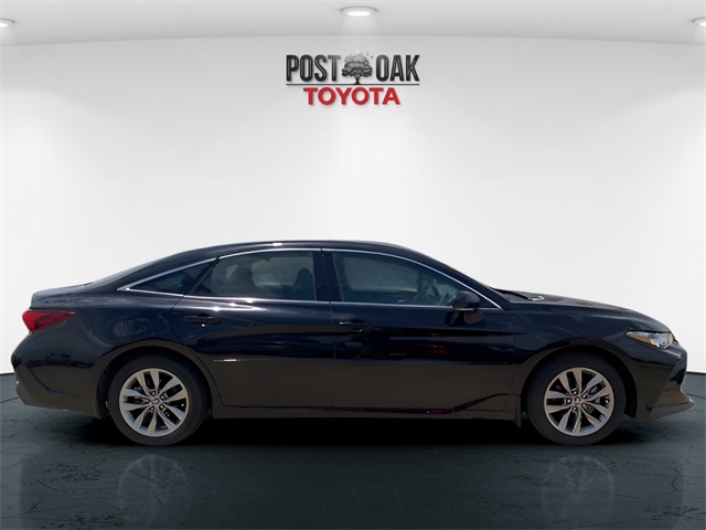 2022 Toyota Avalon Hybrid XLE Plus photo 8