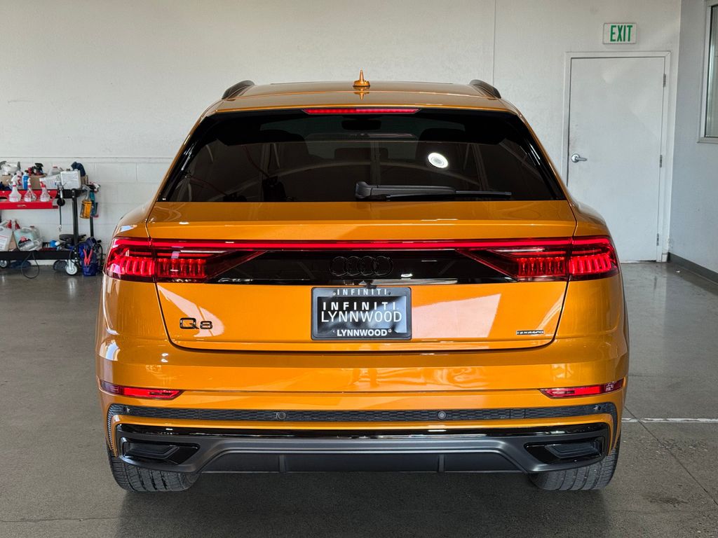 2022 Audi Q8 55 Premium Plus photo 3