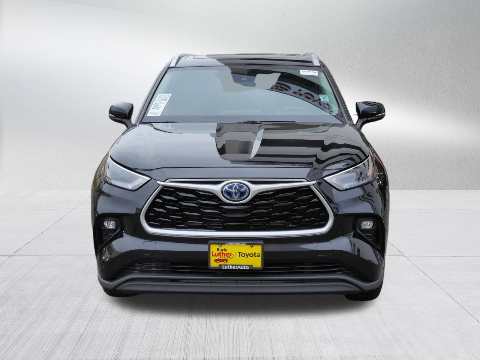 Certified 2023 Toyota Highlander XLE with VIN 5TDKARAH6PS523724 for sale in Golden Valley, Minnesota