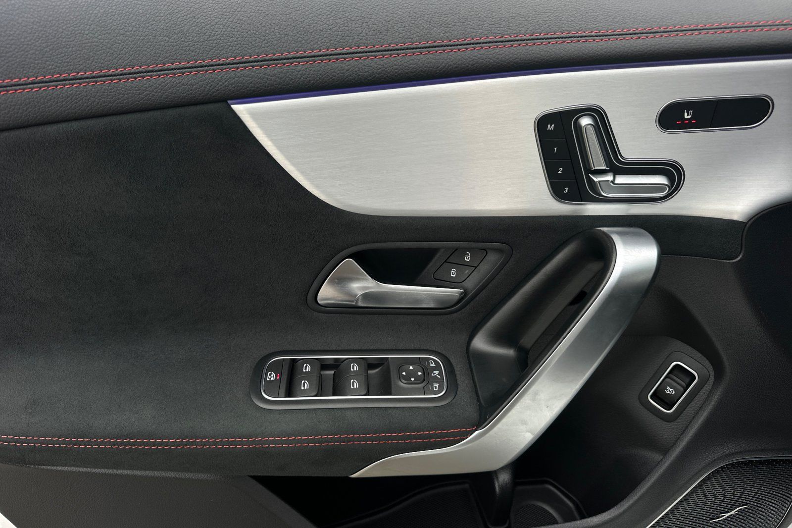 2025 Mercedes Benz CLA 35 AMG 4MATIC photo 19