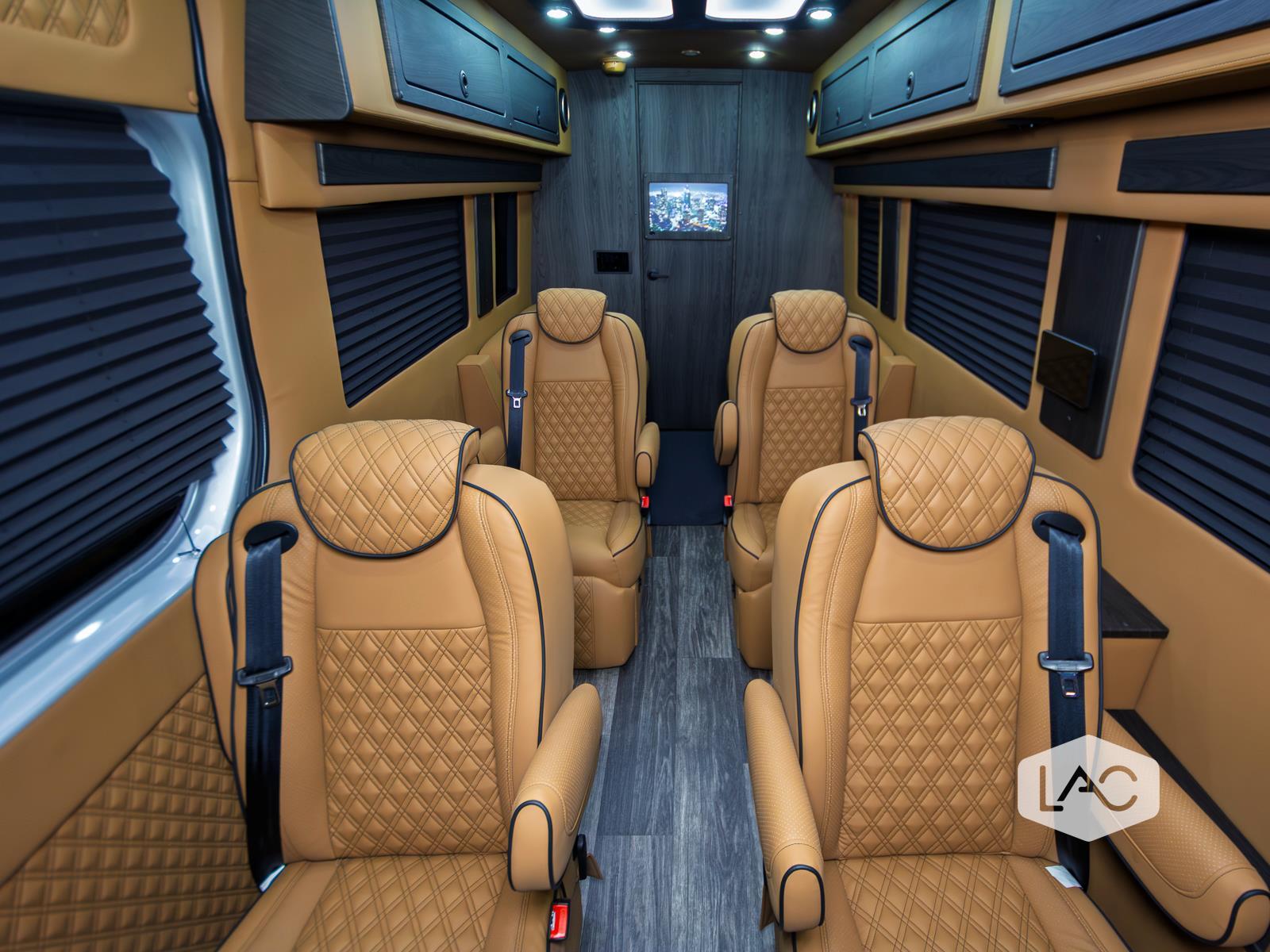 2023 Mercedes Benz Sprinter 3500 photo 3