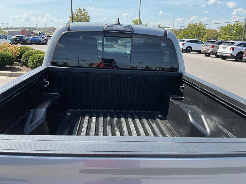 2018 Toyota Tacoma TRD Sport 4x4 Double Cab photo 5