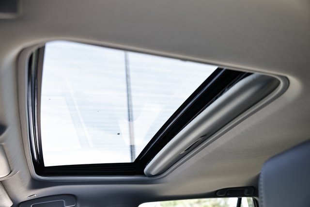 2025 Toyota RAV4 XLE Premium photo 14
