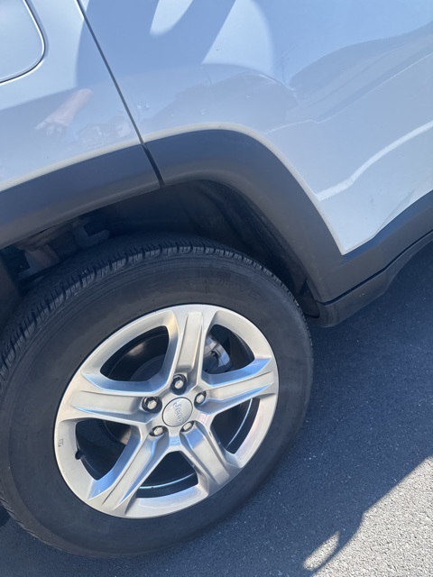 2024 Jeep Compass Latitude photo 3