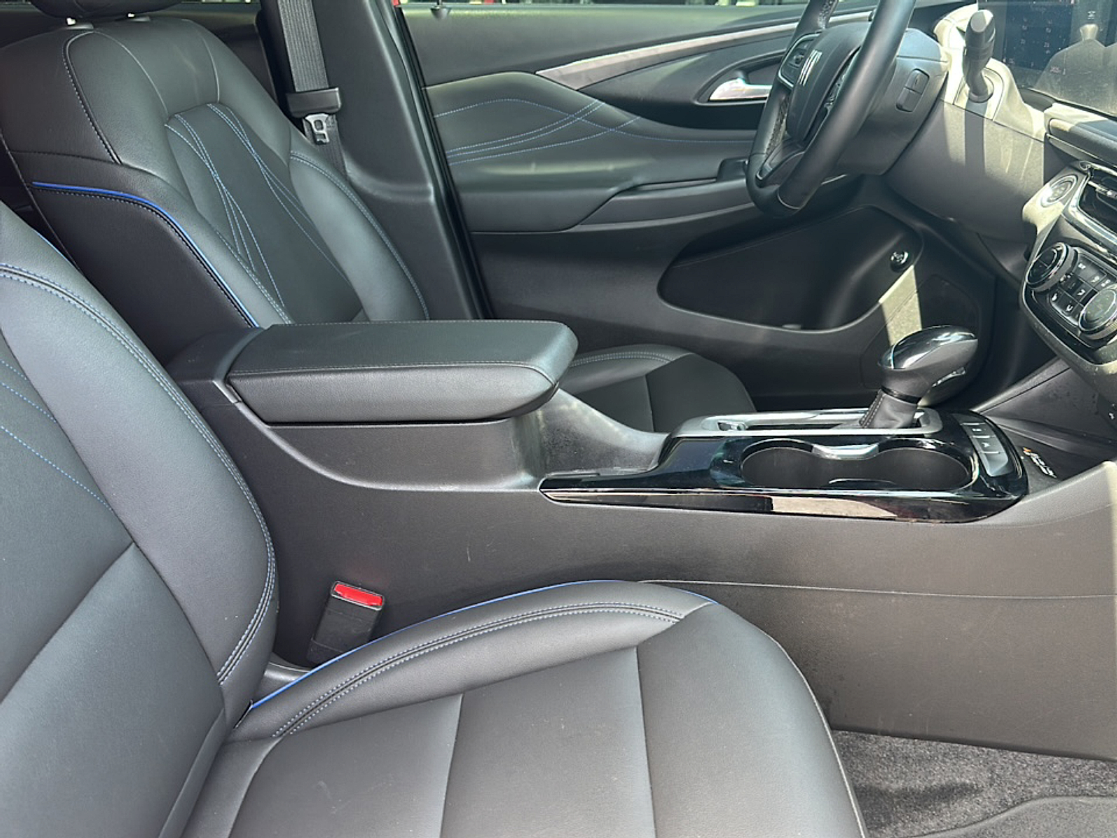 2024 Buick Envista Sport Touring photo 11