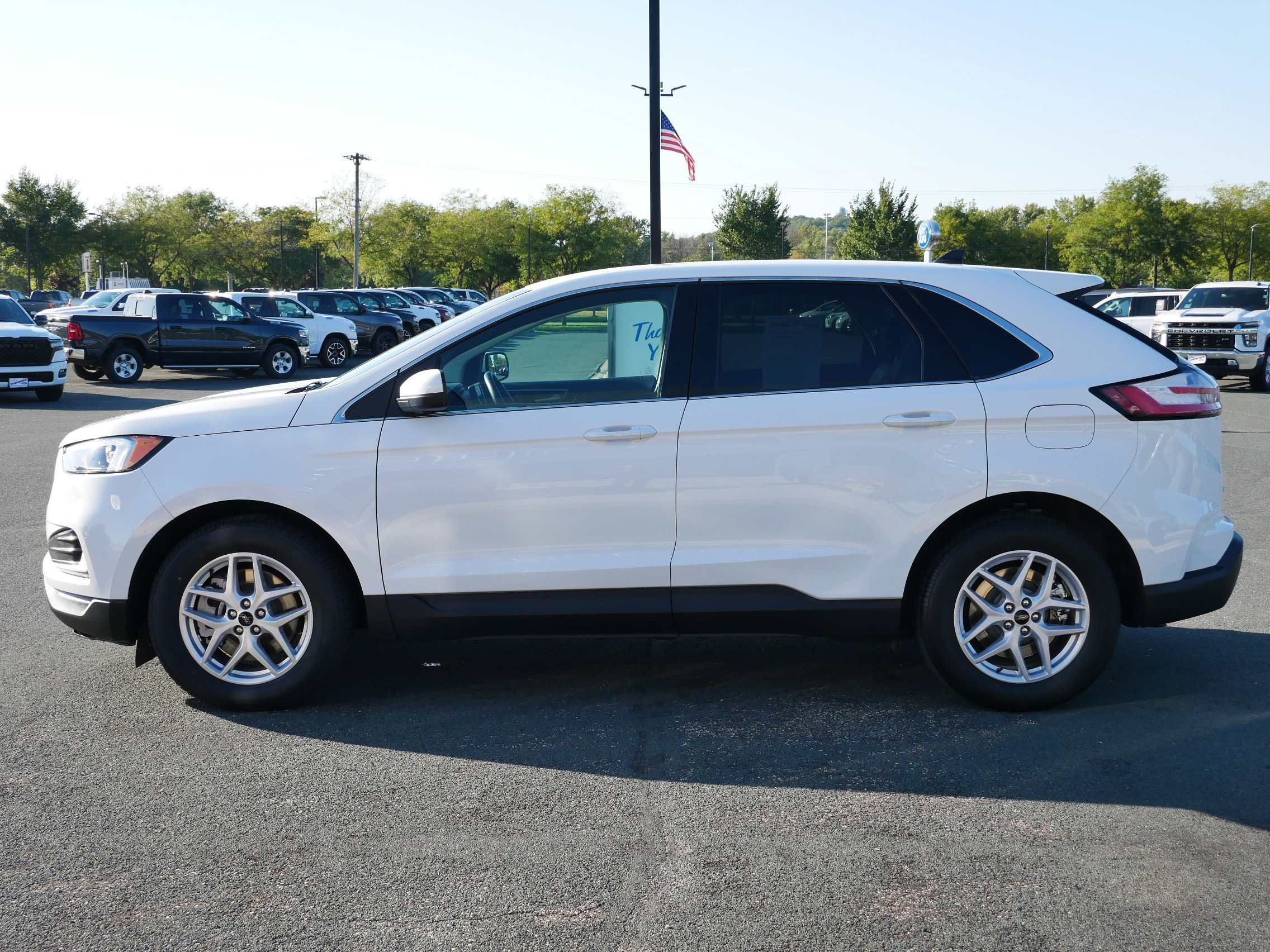 2024 Ford Edge SEL photo 4