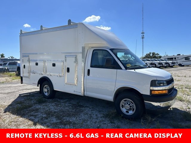 2025 Chevrolet Express Cutaway Base's photo