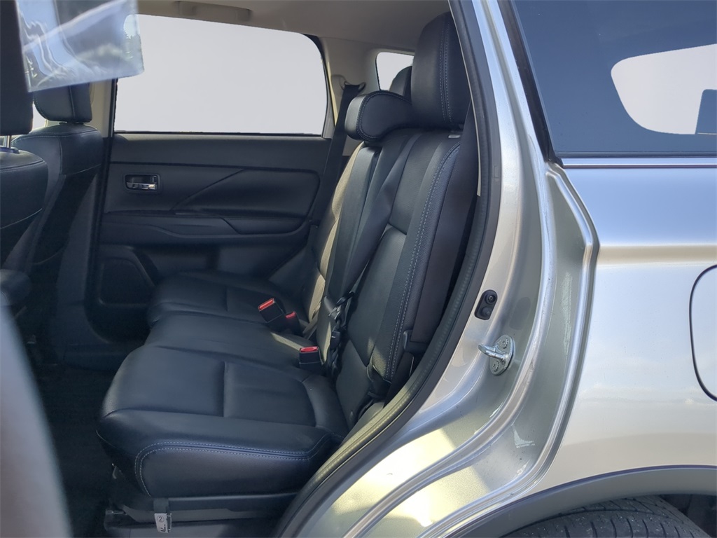 2018 Mitsubishi Outlander GT photo 16