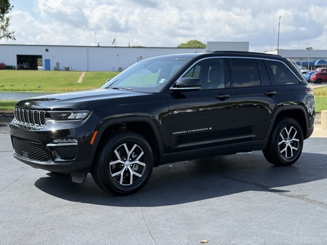 2024 Jeep Grand Cherokee Limited photo 3