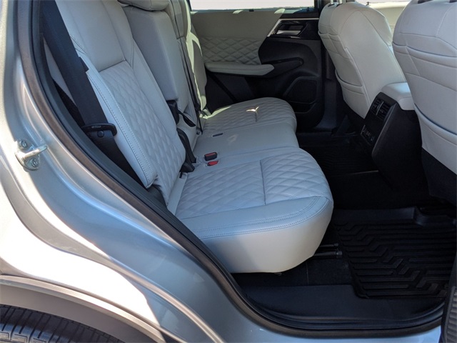 2023 Mitsubishi Outlander SEL photo 29