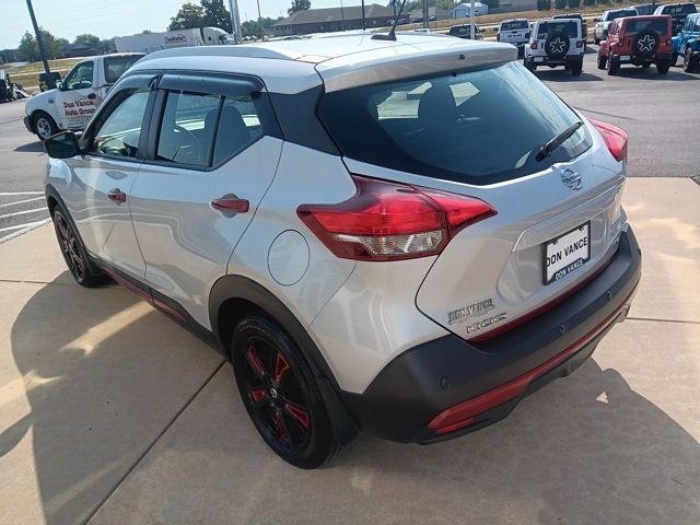 2020 Nissan Kicks SV photo 2