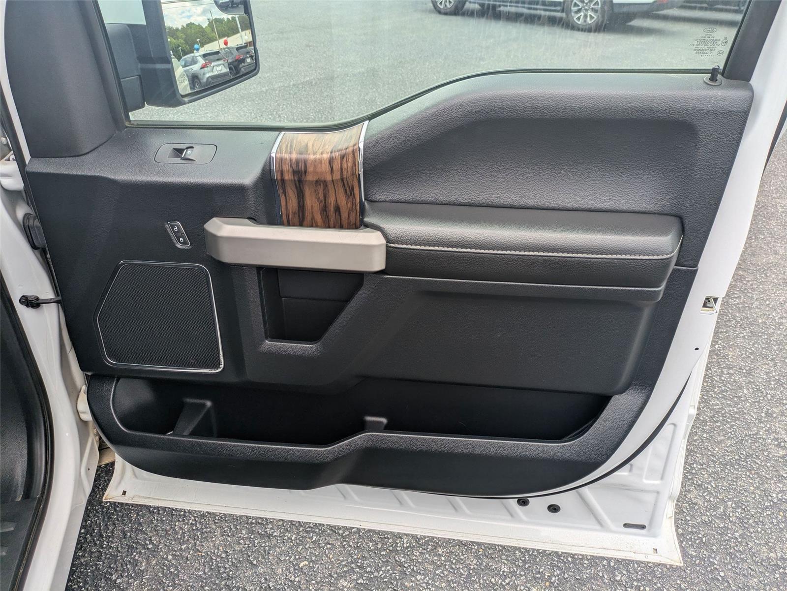 2019 Ford F-150 Lariat photo 27