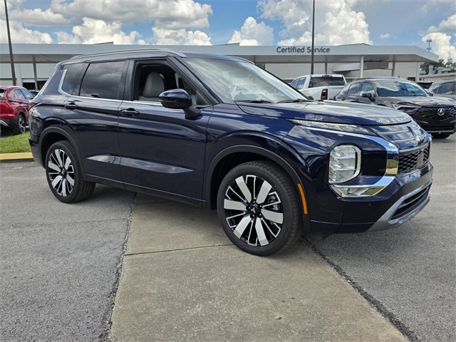 2025 Mitsubishi Outlander SEL's photo