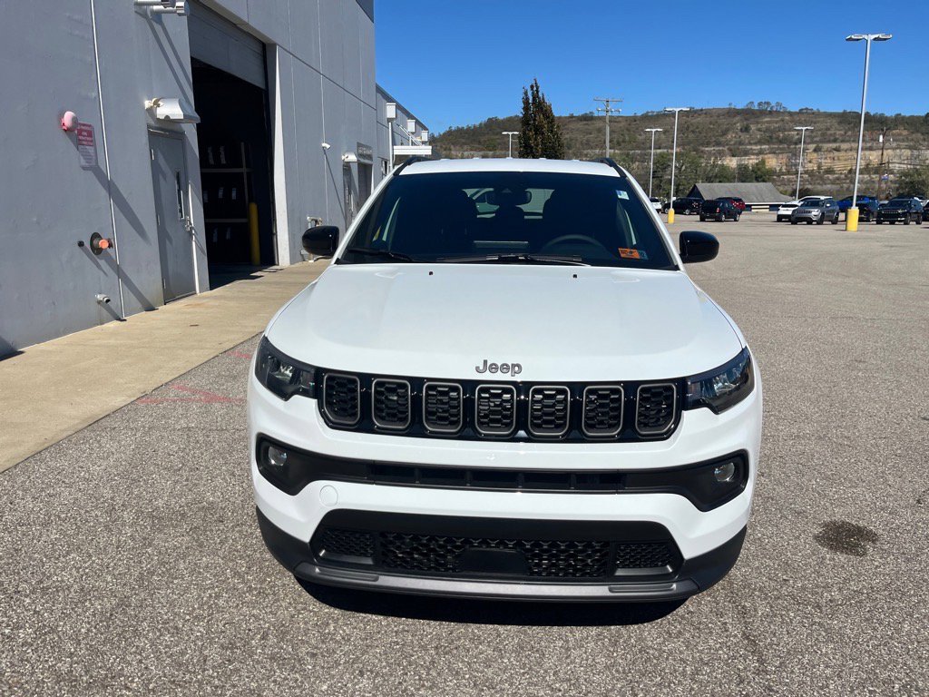 2026 Jeep Compass Latitude Altitude photo 3