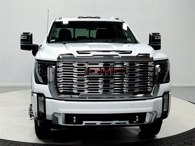2026 Gmc Sierra 3500 HD Denali photo 2