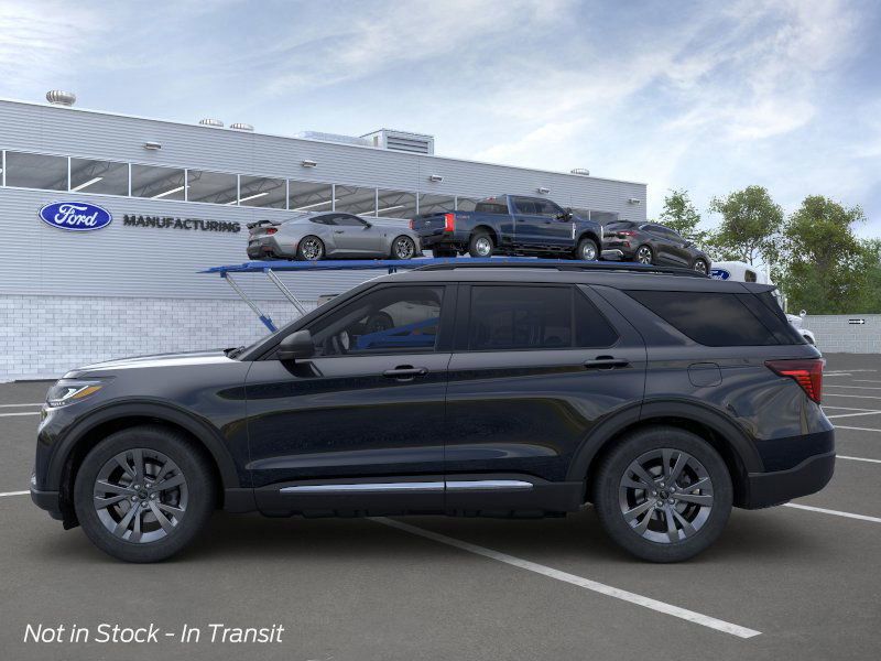 2025 Ford Explorer photo 4