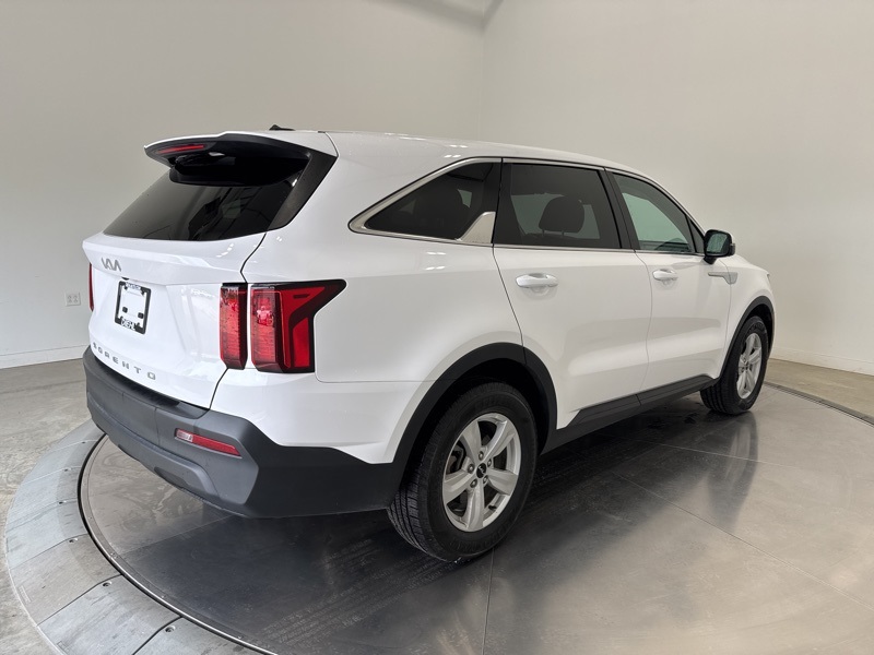 2022 Kia Sorento LX photo 7