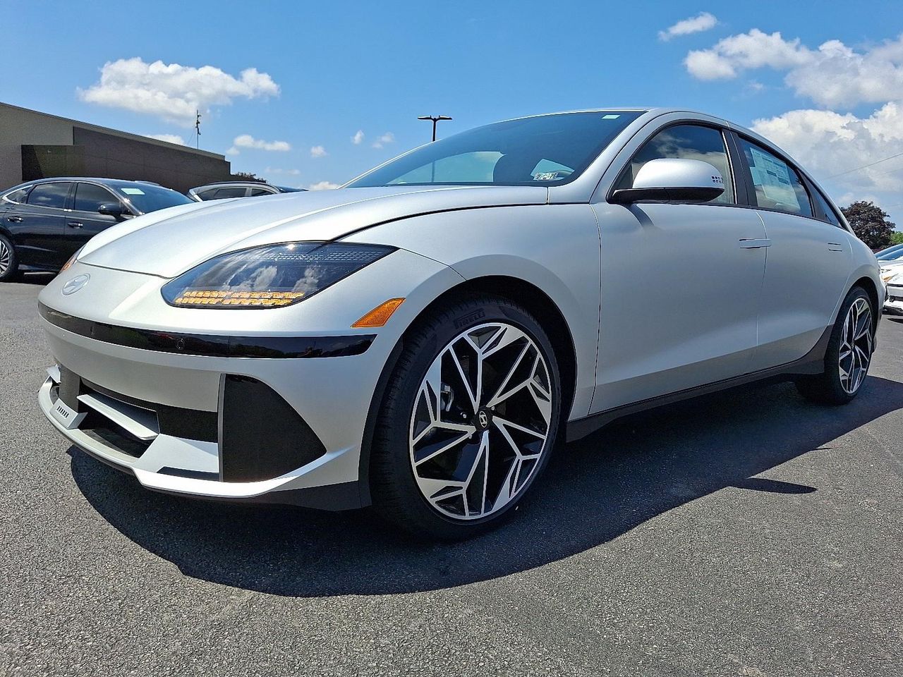 2025 Hyundai Ioniq 6 SEL photo 2