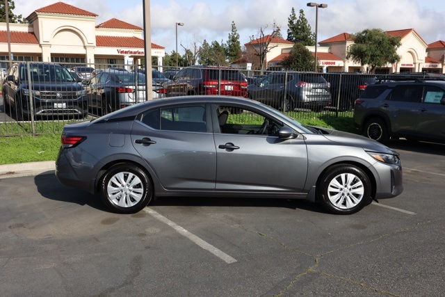 2025 Nissan Sentra S photo 2