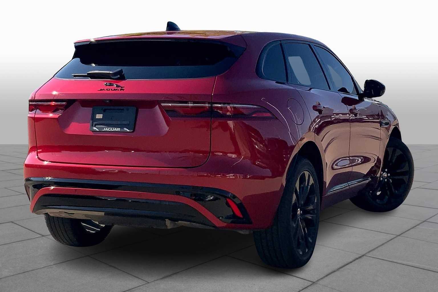 2024 Jaguar F-PACE P250 R-Dynamic S photo 11