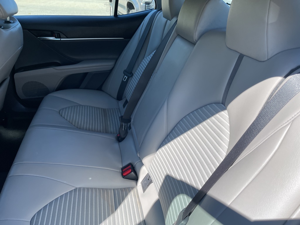 2022 Toyota Camry SE photo 4