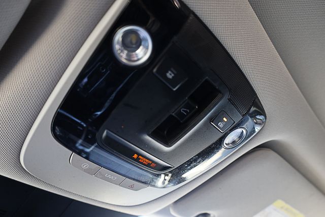 2022 Kia Sorento S photo 23