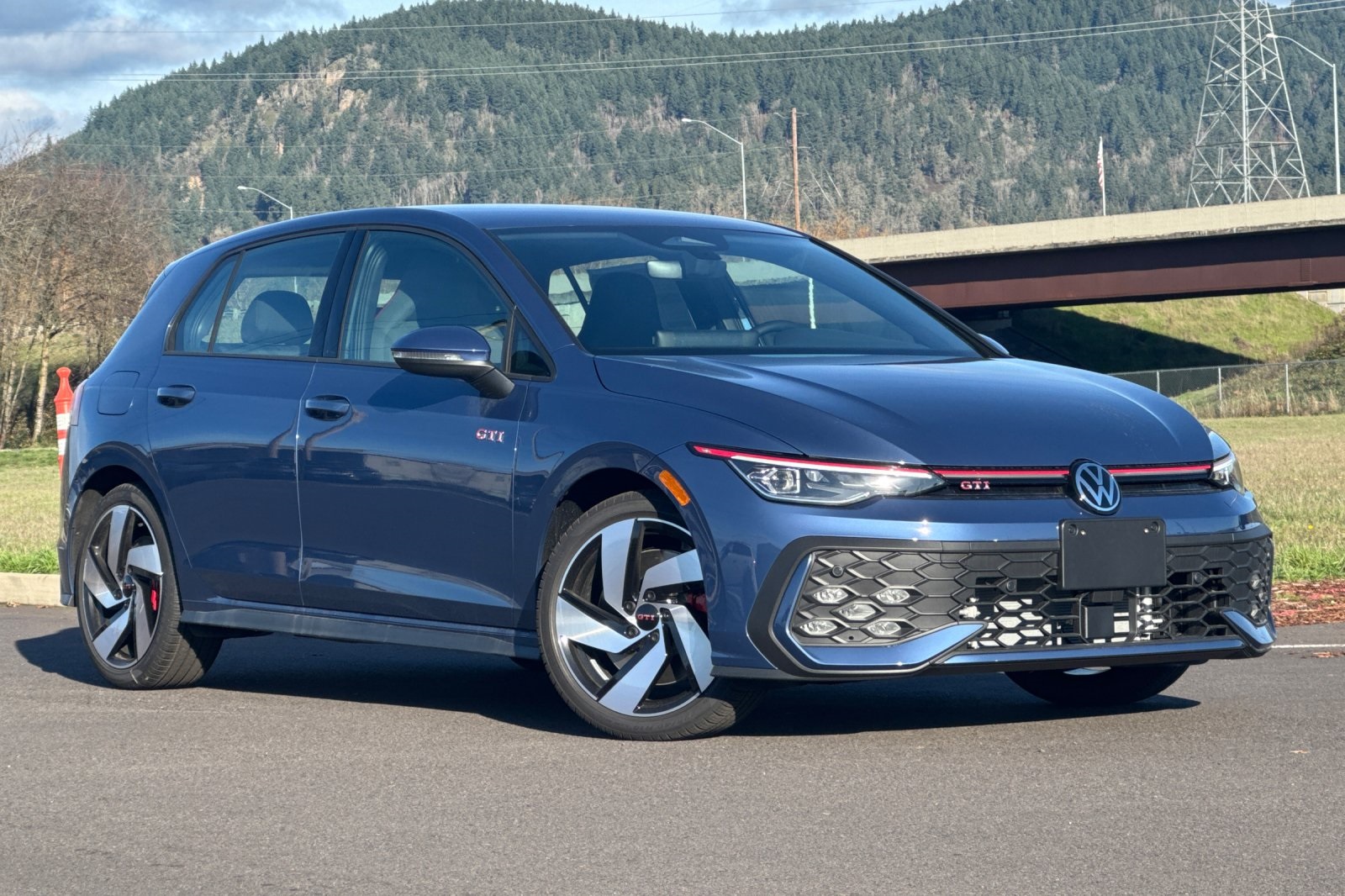 2026 Volkswagen Golf GTI S's photo