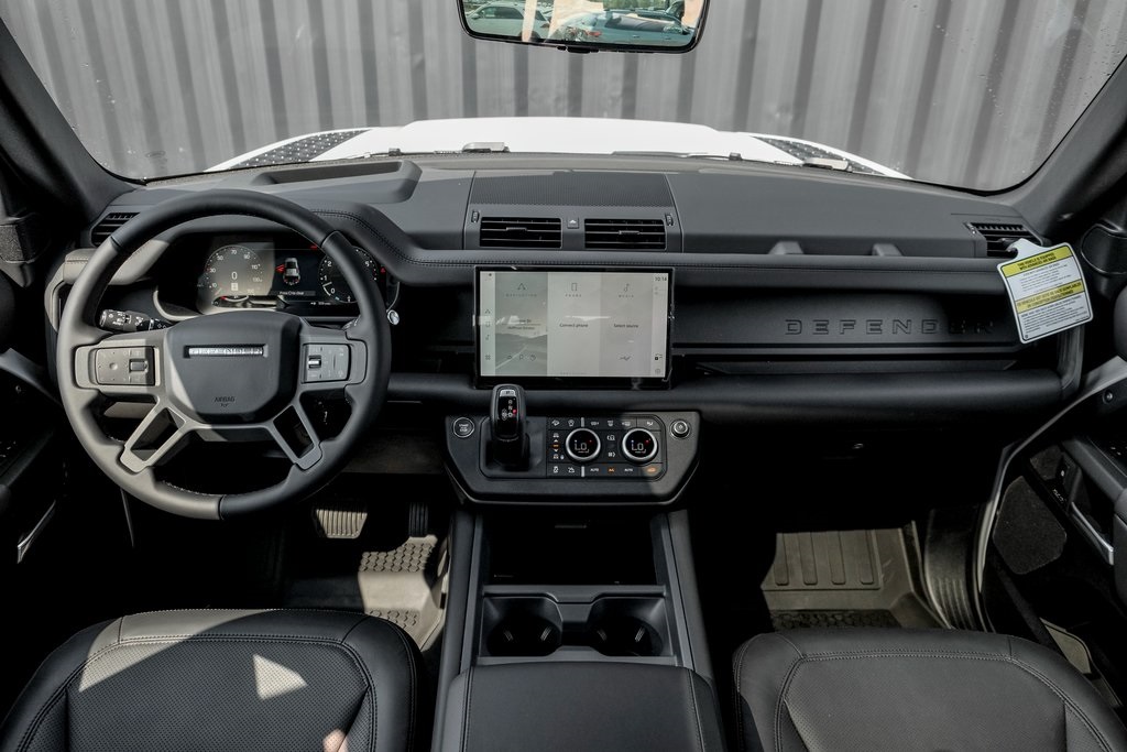 2025 Land Rover Defender 110 X-Dynamic SE photo 20