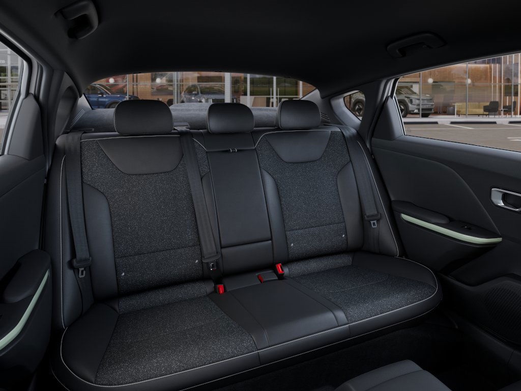 2025 Kia K4 GT-Line photo 16